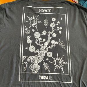 Graphic T-shirt women's XXL fits like an XL